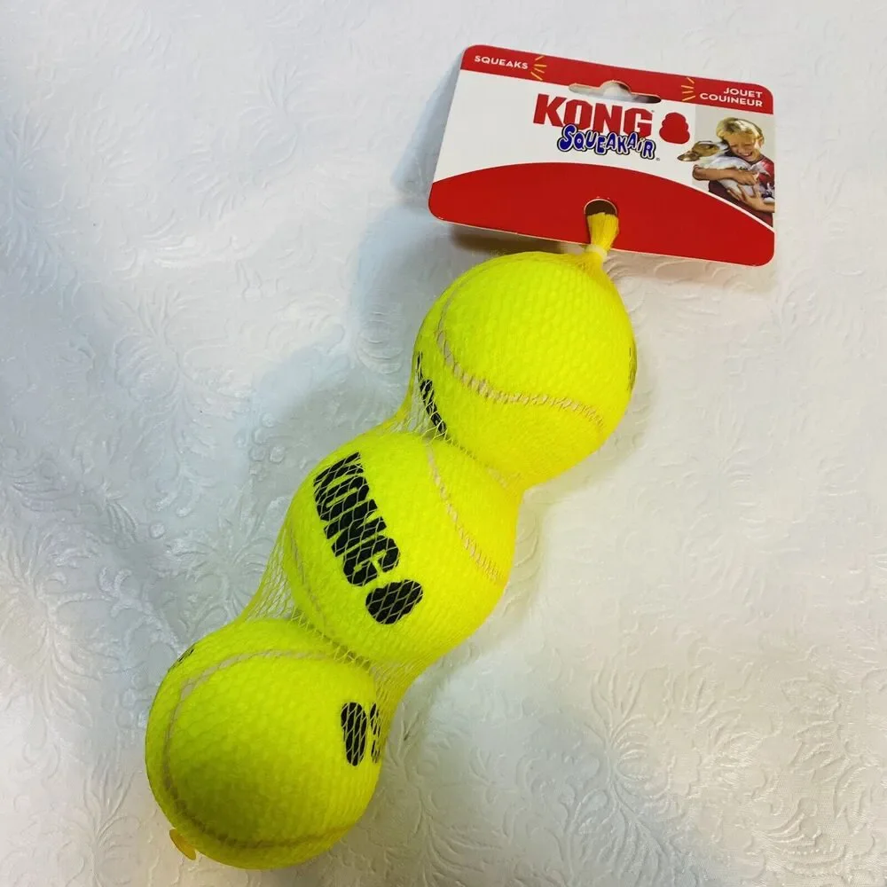 LOT Dog Toys Chuckit Ultra and Kong SqueakAir Balls